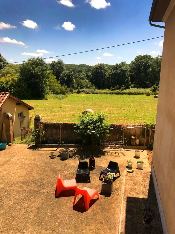 B&B Aux Petits Lardons Trie-sur-Baise Exteriör bild