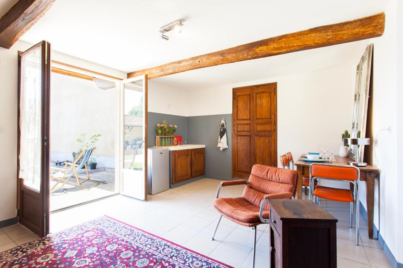 B&B Aux Petits Lardons Trie-sur-Baise Exteriör bild