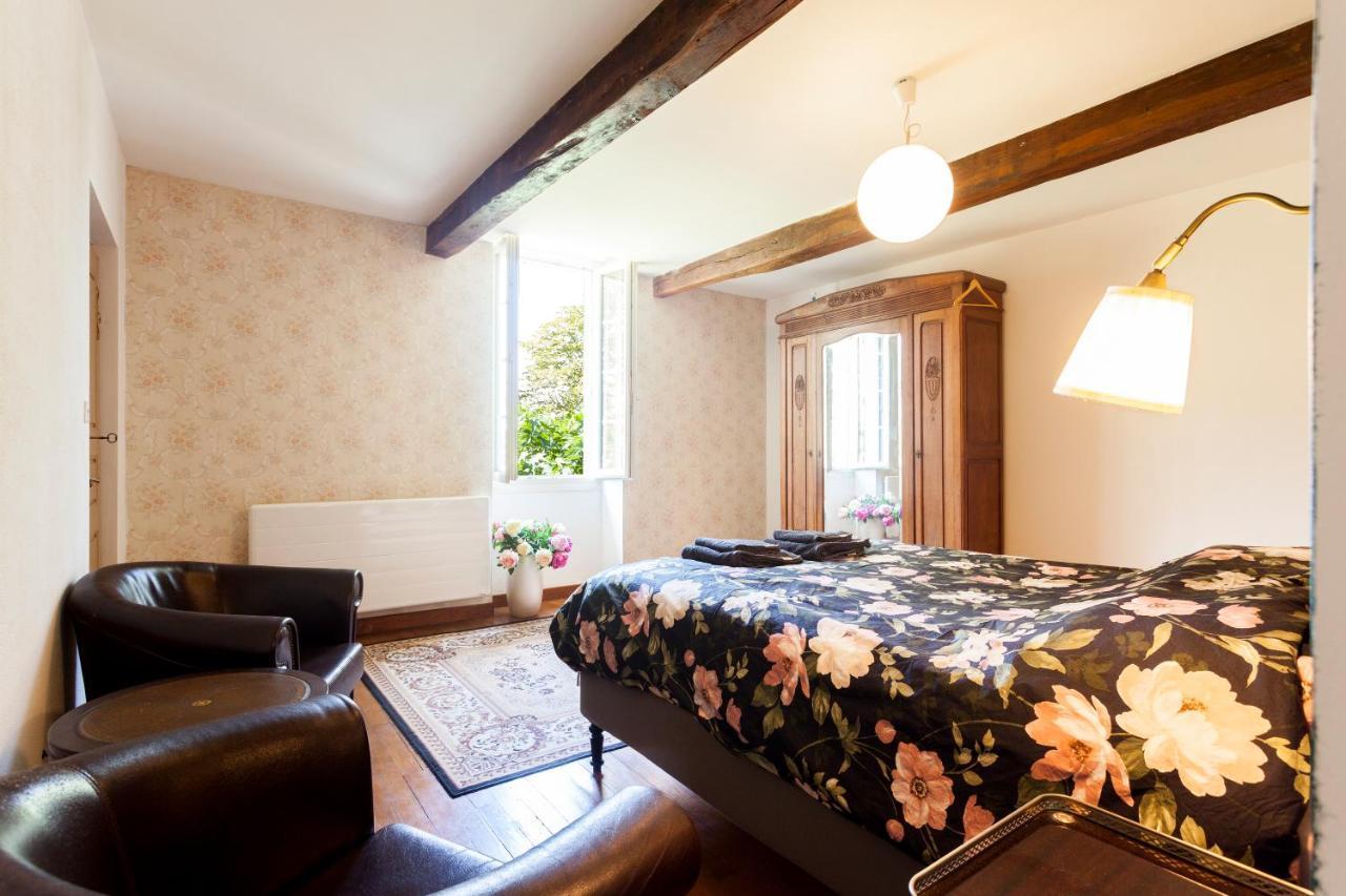 B&B Aux Petits Lardons Trie-sur-Baise Exteriör bild