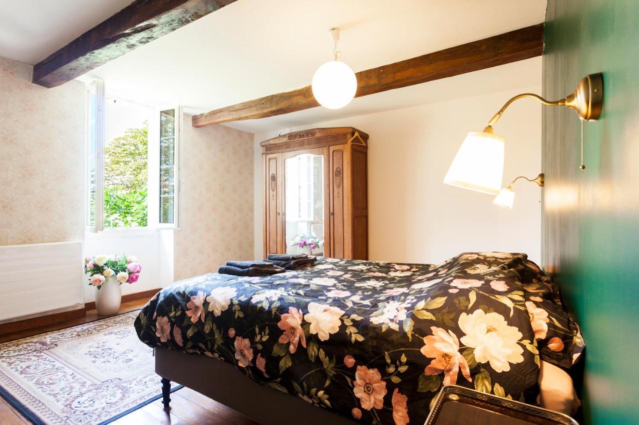 B&B Aux Petits Lardons Trie-sur-Baise Exteriör bild